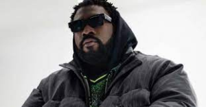 Damso refuse de chanter “Amnésie” sur scène, son public le remplace